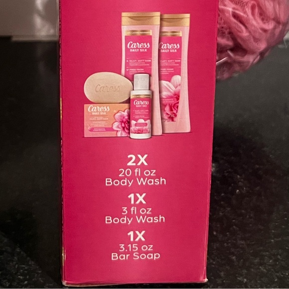 Caress Daily Silk Gift Set W/Bath Pouf & Coupon NIB - Picture 6 of 13